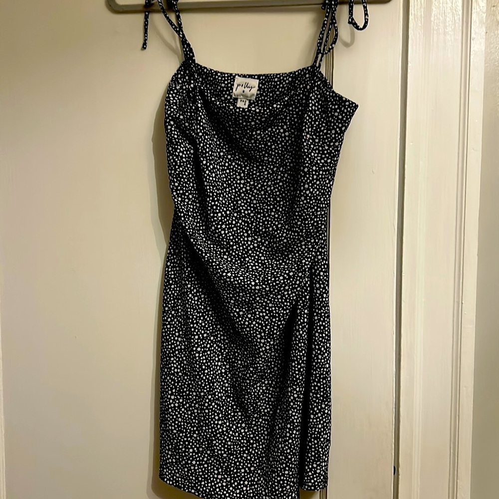Polly dress size 6 black and white